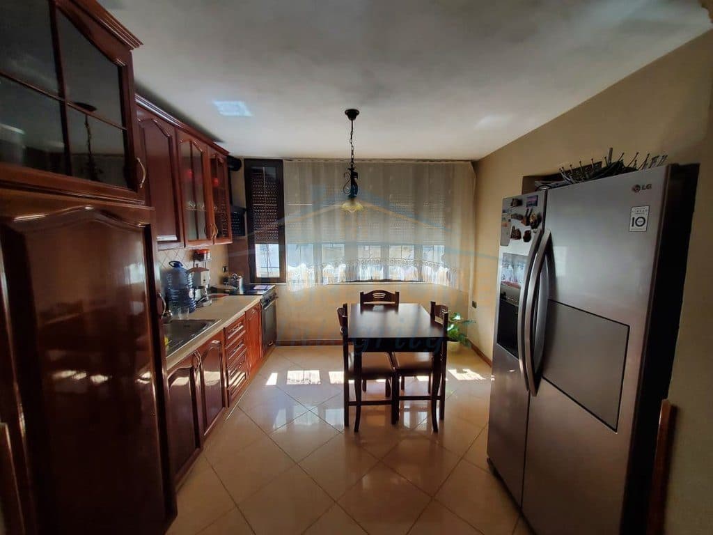 Shitet, Apartament 3+1+2, 21 Dhjetori, Tiranë. 2