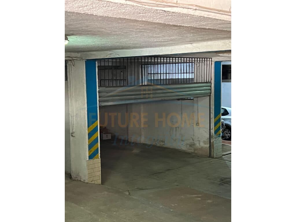 Qera, Ambient Biznesi, Rruga Vllazën Huta, Tiranë.