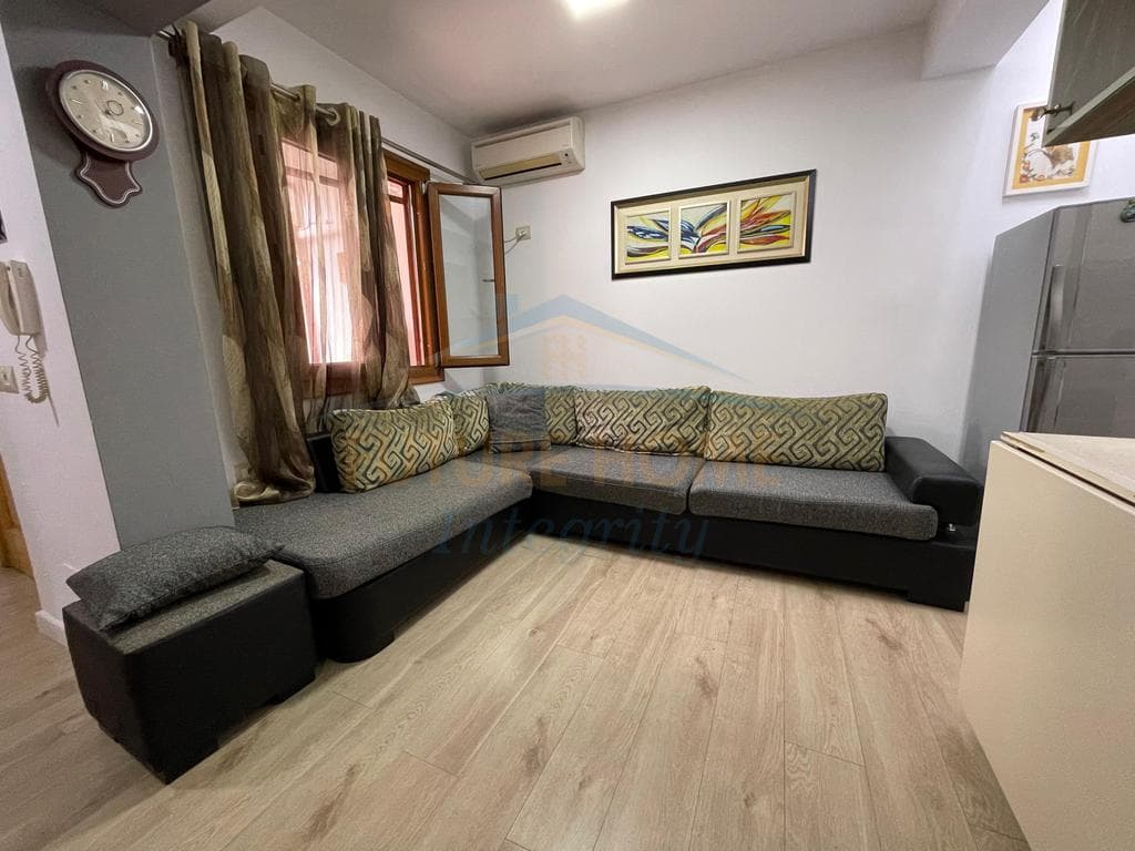 Qera, Apartament 2+1+Garazh, Brryli, Tiranë. 60,000 Lekë