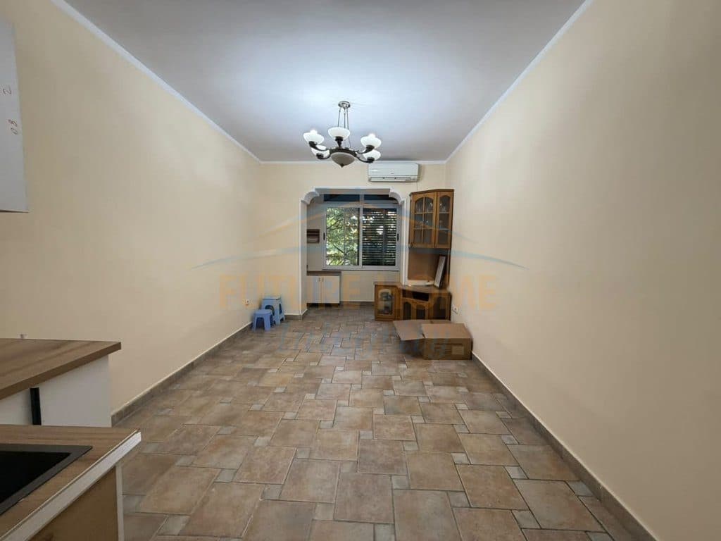 Shitet, Apartament 1+1, Rruga Bardhyl, Tiranë. 2