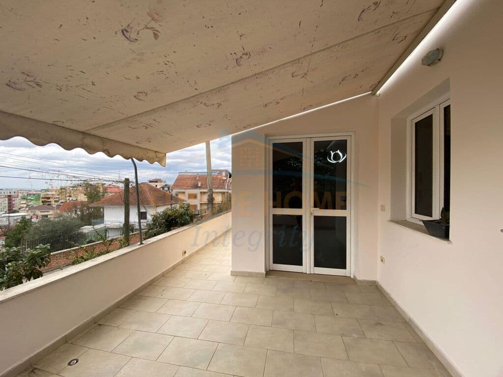 Qera, Apartament 2+1+Post parkimi, Ish Tregu Elektrik, Tiranë. 50,000 Lekë