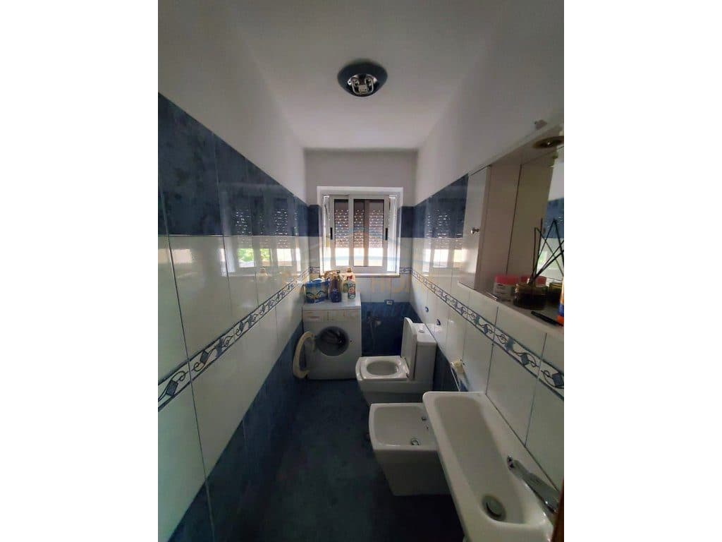 Shitet, Apartament 3+1+2, 21 Dhjetori, Tiranë.