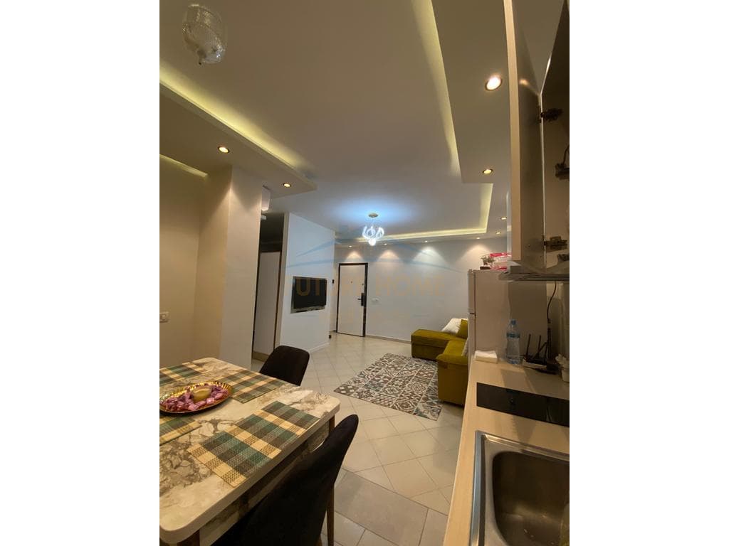 Shitet, Apartament 1+1, Durrës 3
