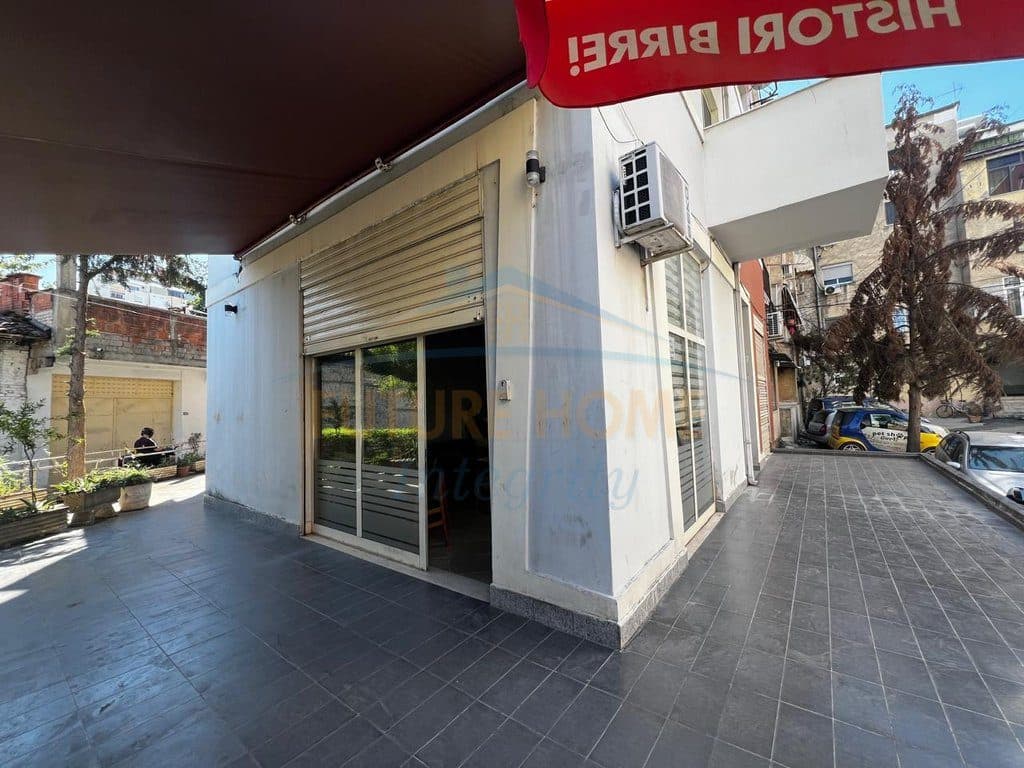 Shitet, Ambient Biznesi, Rruga Jordan Misja, Tiranë. 4