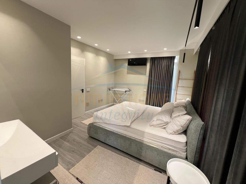 Shitet, Apartament 1+1+Verandë+Garderobë, Sauk, Tiranë. 2
