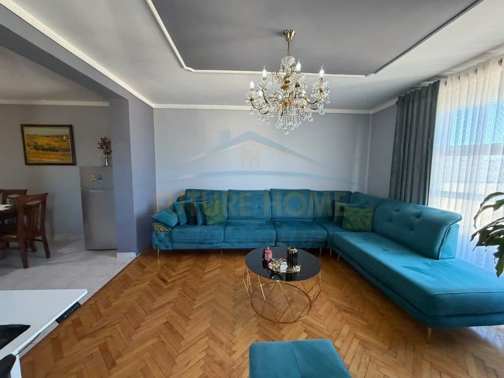 Shitet, Apartament 2+1, Rruga e Dibrës, Tiranë. 4