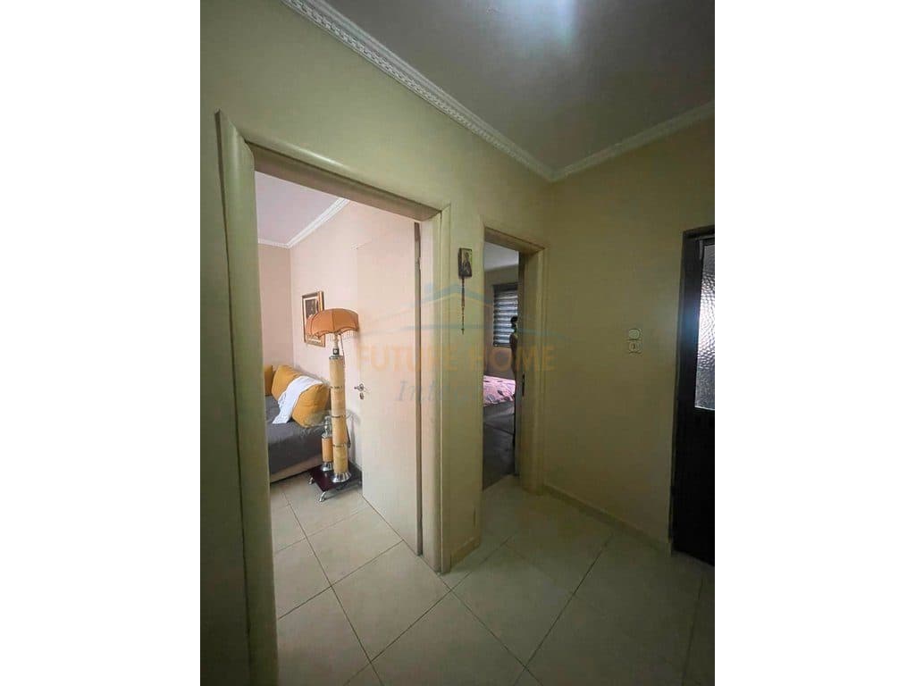 Shitet, Apartament 1+1, Myslym Shyri, Tiranë.