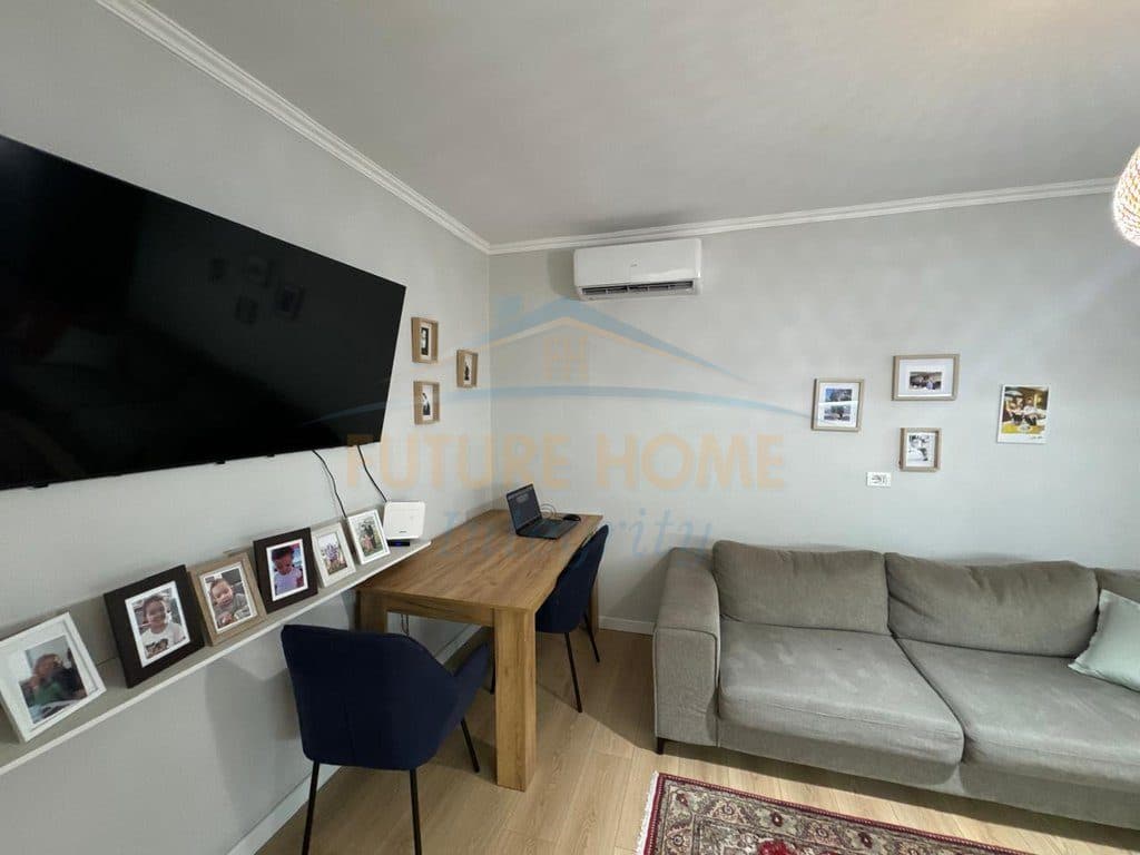 Shitet, Apartament 2+1, Stacioni i Trenit, Tiranë. 4