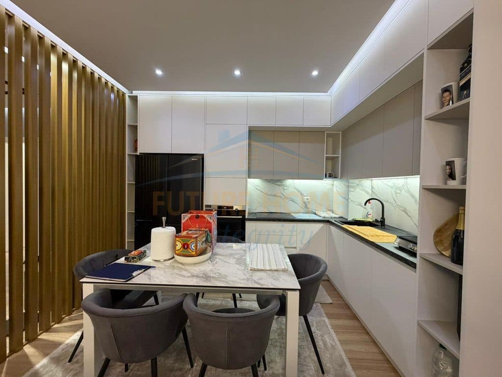 Shitet, Apartament 3+1+2, Liqeni i Thatë, Tiranë. 4