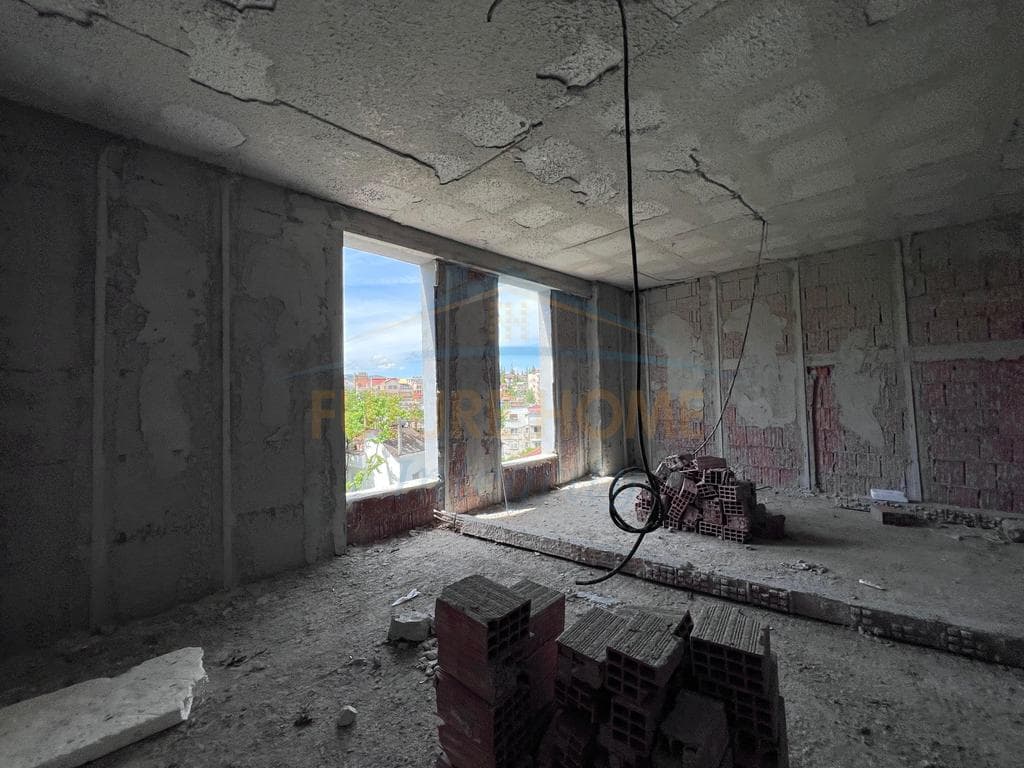 Shitet, Apartament 2+1+2, Ali Demi, Tiranë. 2