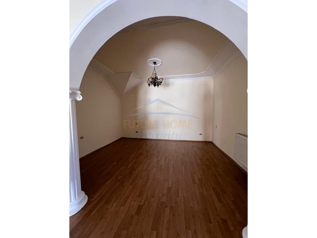 Qera, Duplex për Zyra, Blloku, Tiranë. 3