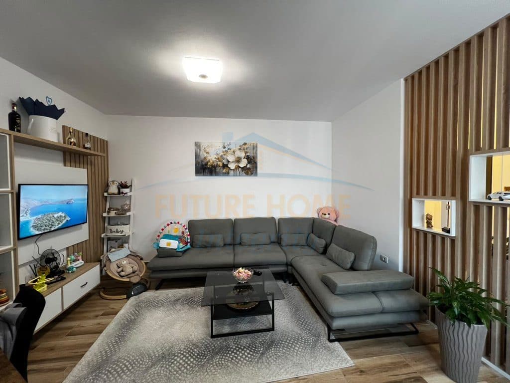 Shitet, Apartament 1+1, Oasis Residence, Tiranë. 3