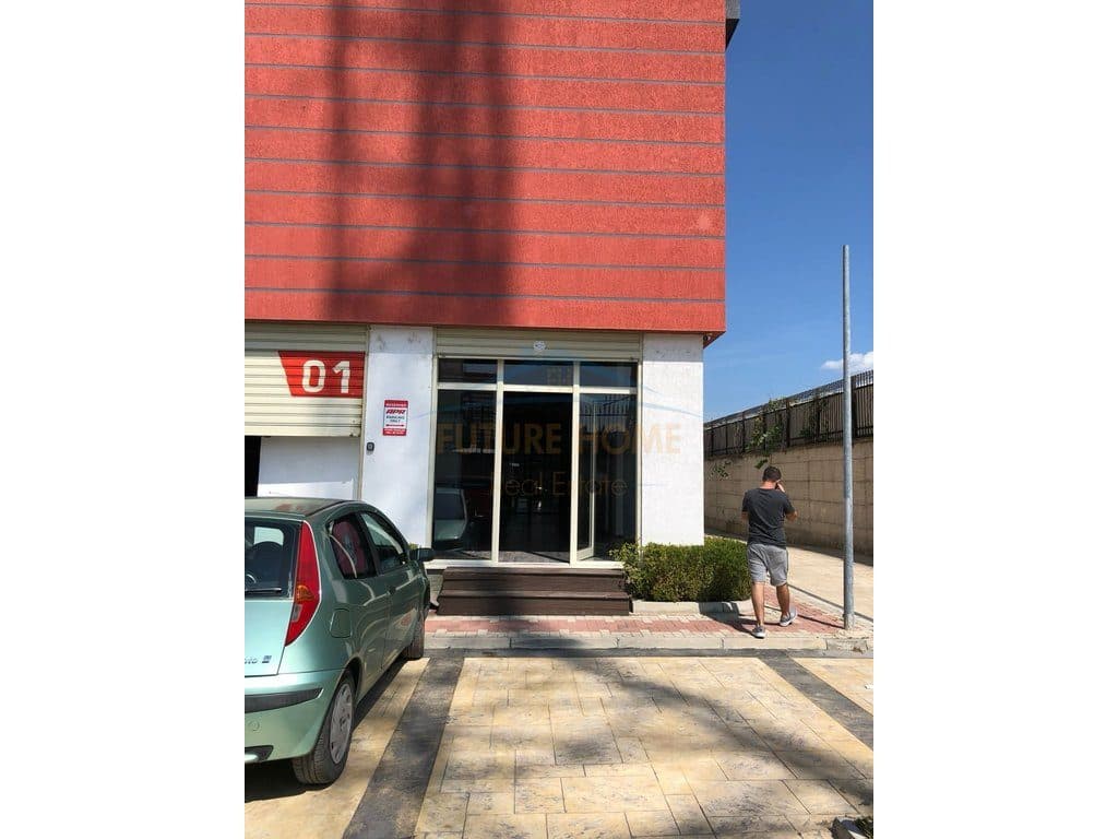 Qera, Ambient Biznesi, Mëzez 4