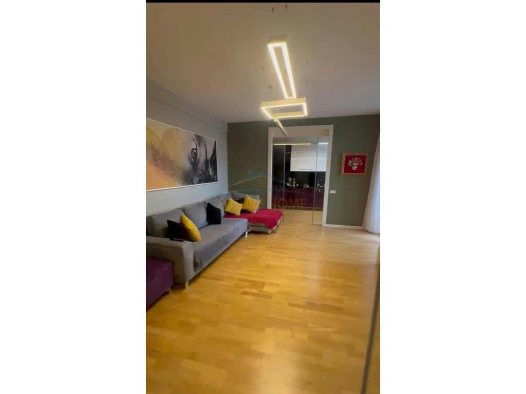 Qera, Apartament 3+1+2, Rruga Mine Peza, Tiranë.
