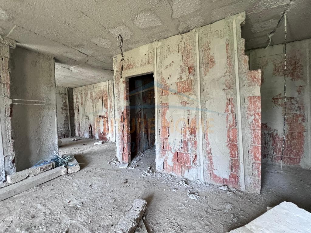 Shitet, Apartament 2+1+2, Ali Demi, Tiranë.
