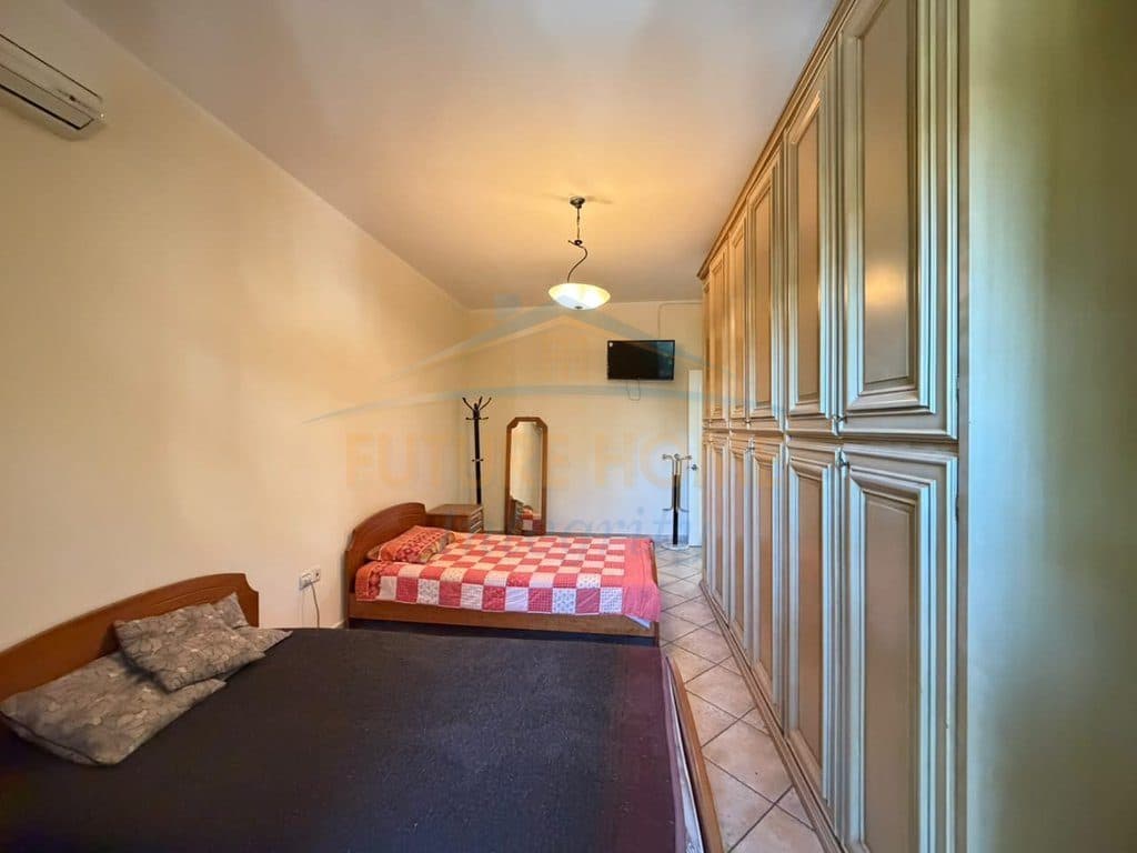 Shitet, Apartament 1+1, Rruga Bardhyl, Tiranë. 4