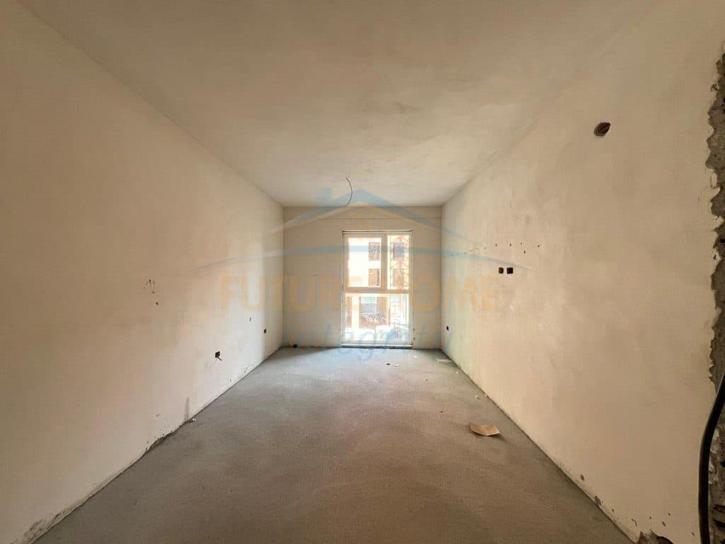Shitet, Apartament 3+1+2, Rezidenca RingSide, Tiranë.