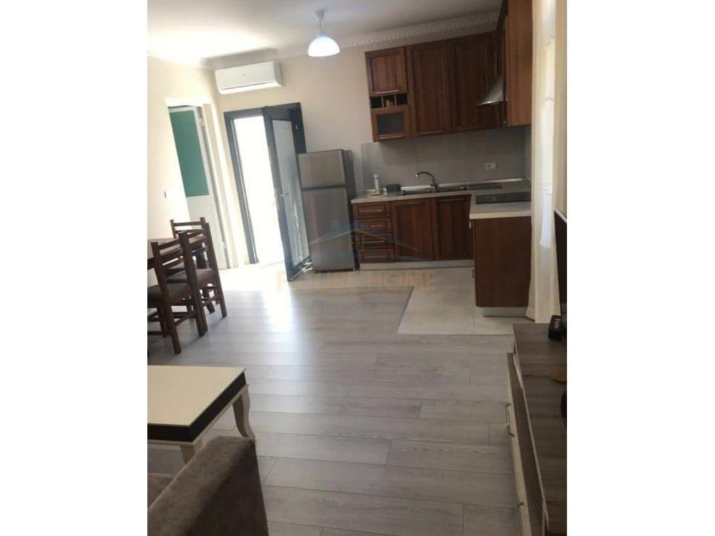Qera, Apartament 1+1+Parkim, Ish Tregu Elektrik, Tiranë. 3