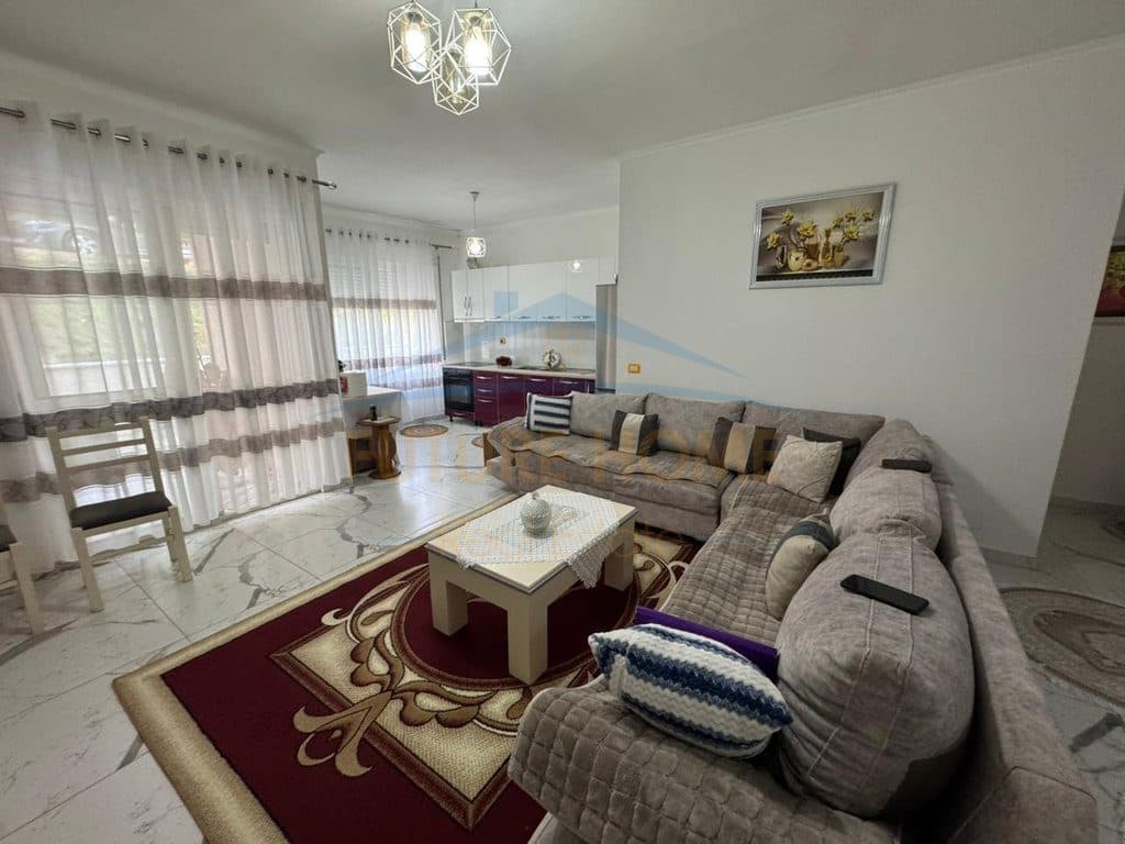 Shitet, Apartament 2+1 , Fresk 2