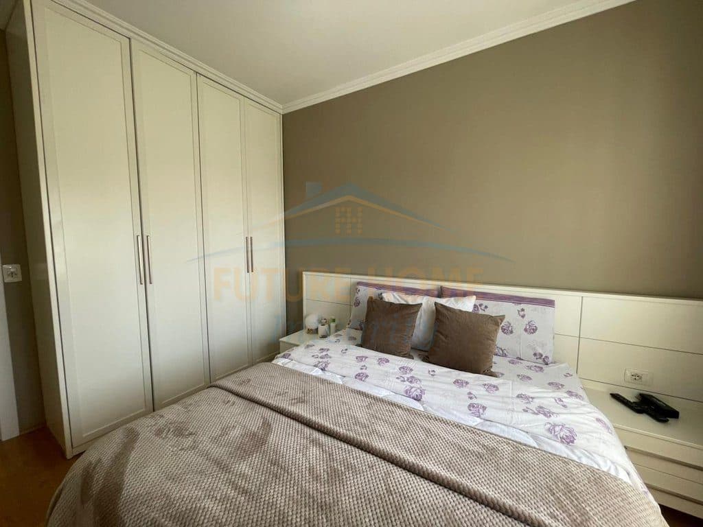 Shitet, Apartament 3+1+2, Fresk, Tiranë. 4