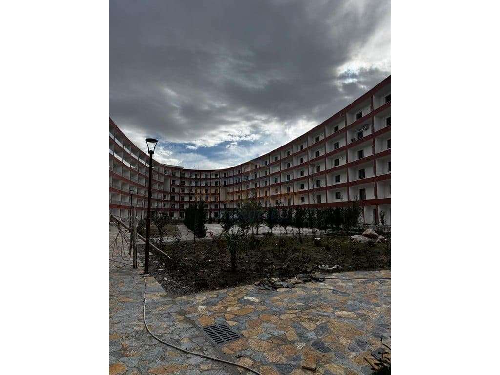 Shitet, Garsoniere, Kompleksi Eon, Durrës. 3