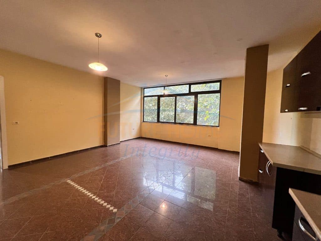 Qera, Apartament 2+1 për zyra, Ali Demi, Tiranë. 2