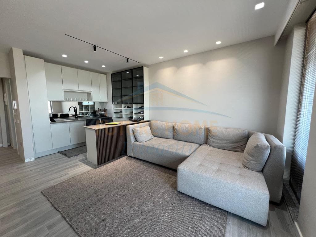 Shitet, Apartament 1+1+Verandë+Garderobë, Sauk, Tiranë. 4