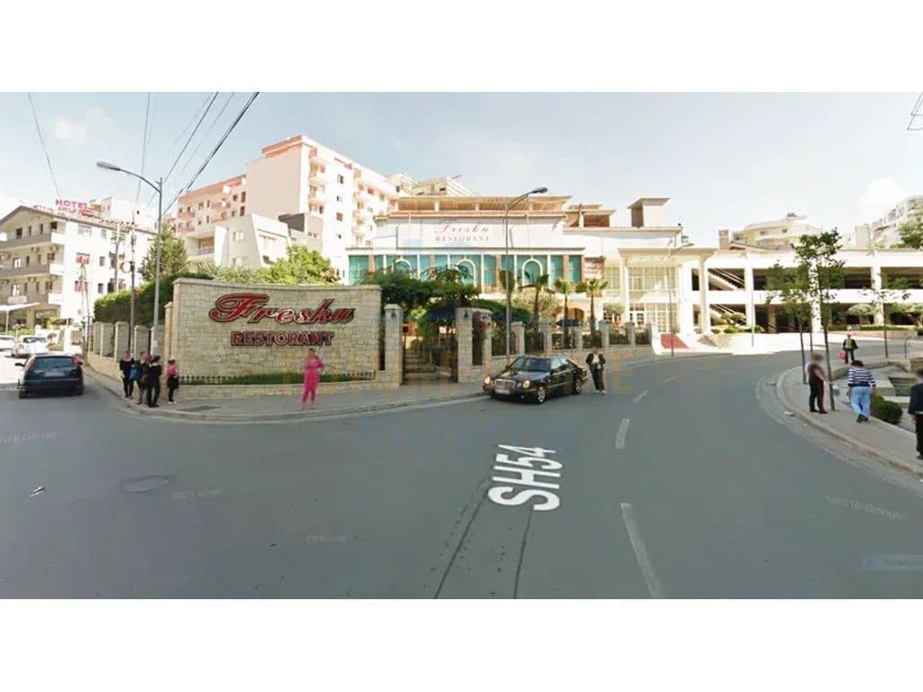 Shitet, Ambient Biznesi, Fresk, Tiranë.