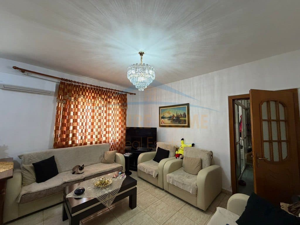 Shitet, Apartament 2+1+ Ambient Biznesi , Rruga Kongresi i Manastirit