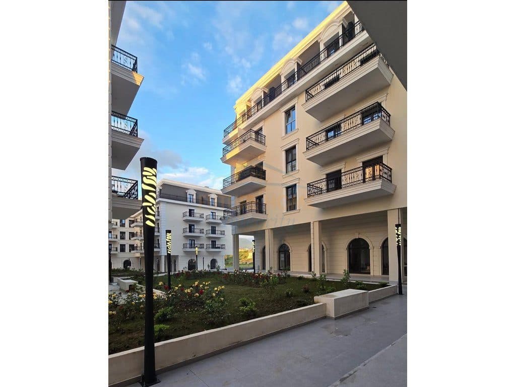 Shitet, Apartament 1+1, Rezidenca Porta Tirana e Re, Tiranë.