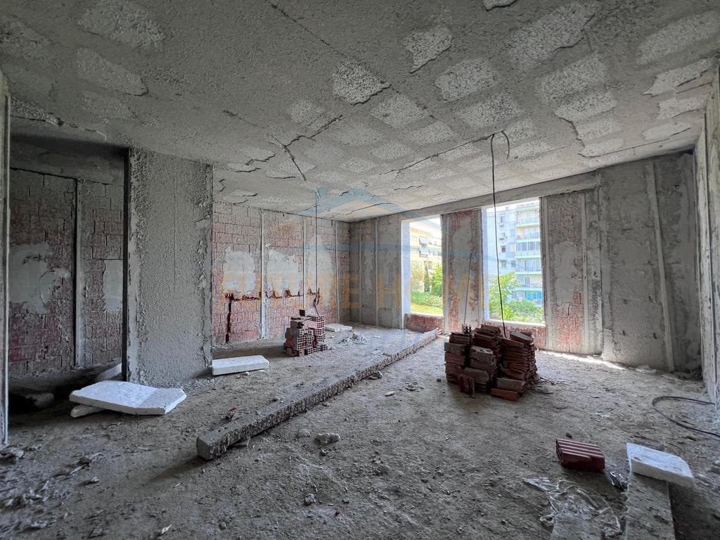 Shitet, Apartament 2+1+2, Ali Demi, Tiranë. 4