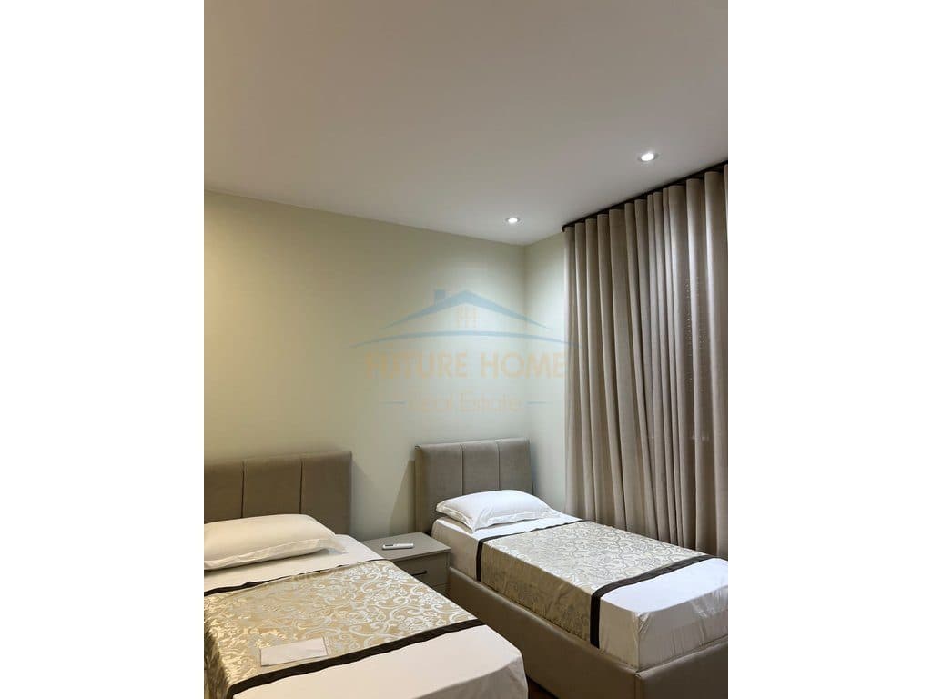 Qera, Apartament 2+1+2 Poste parkimi, Bulevardi Bajram Curri, Tirane 3