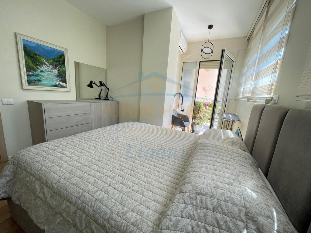 Qera, Apartament 2+1, Tregu Elektrik, Tiranë 800 € 2