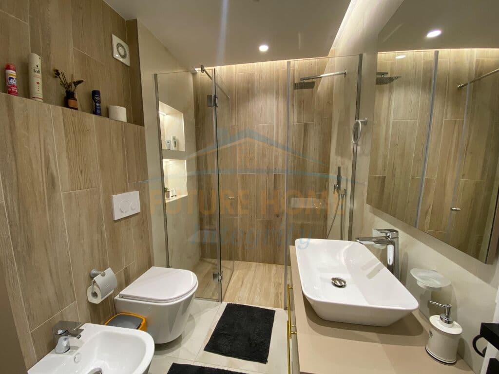 Qera, Apartament 2+1+2 Duplex, Qendër, Tiranë. 2