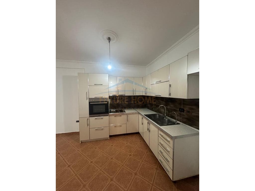 Shitet Apartament 2+1, Misto Mame 3