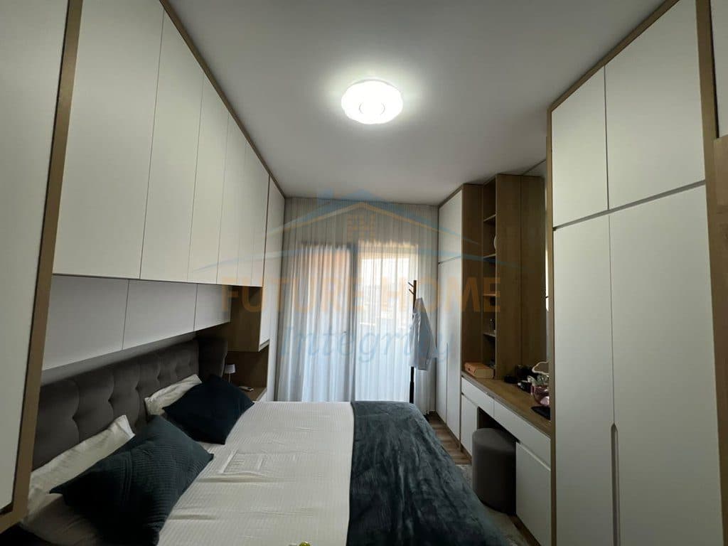 Shitet, Apartament 1+1, Oasis Residence, Tiranë. 4