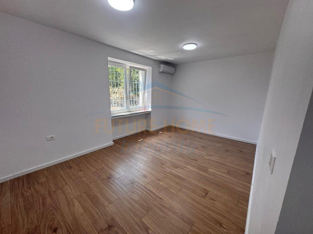 Qera, Ambient për Zyra, Stacioni i Trenit, Tiranë. 4