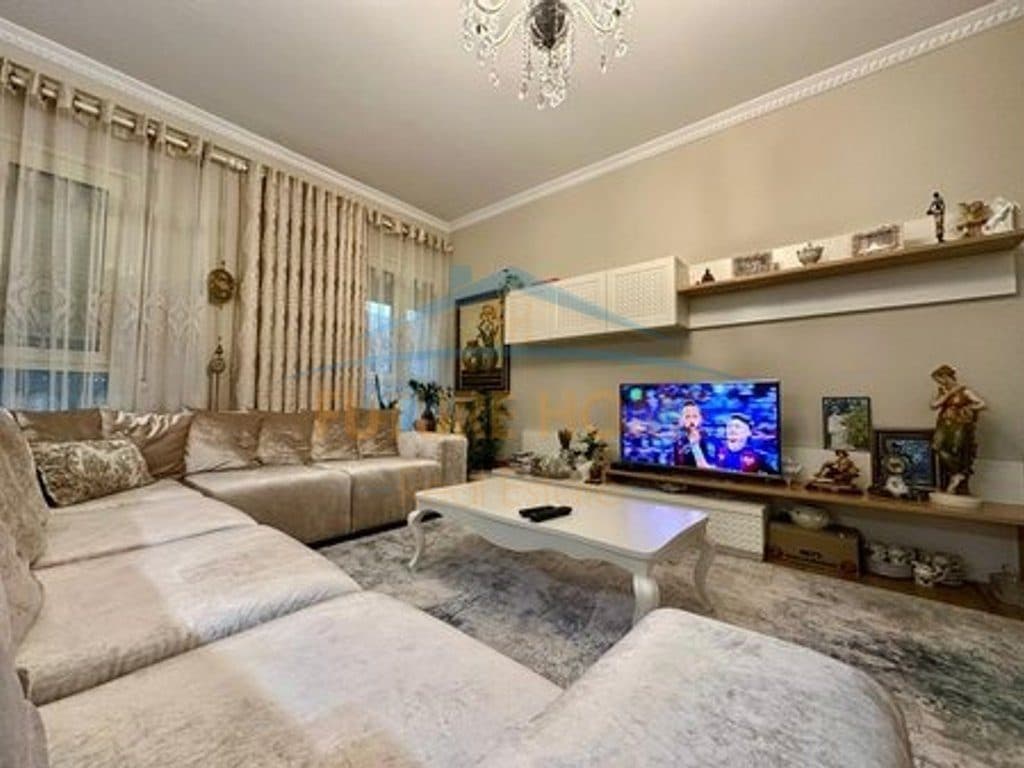 Shitet, Apartament 3+1+2, Liqeni i Thatë, Tiranë. 4