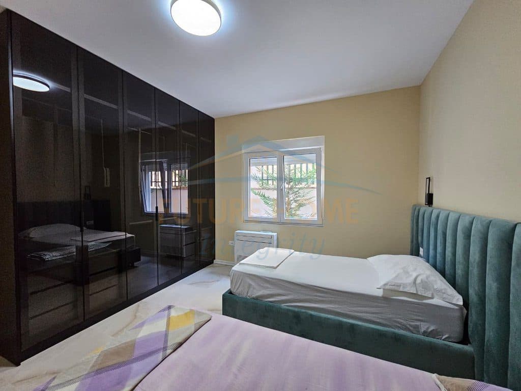 Qera, Apartament 2+1+2+Post Parkimi Pallati i Brigadave, Tiranë. 4