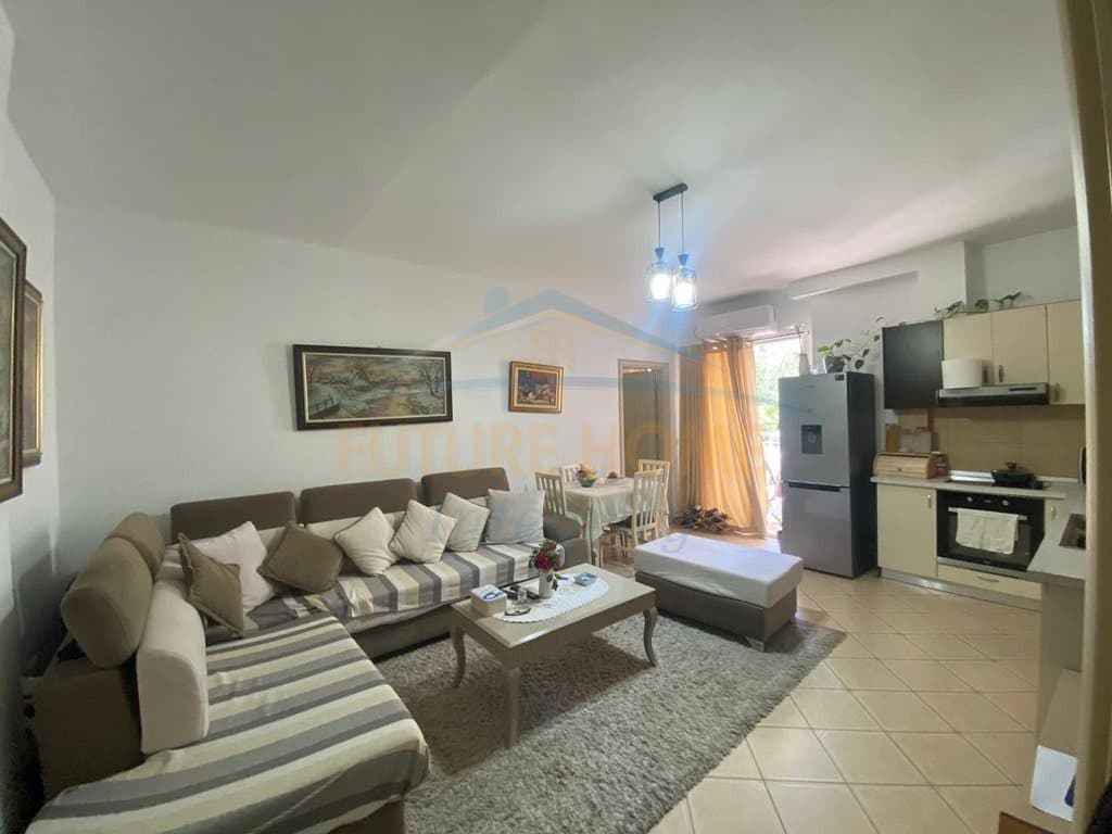 Shitet, Apartament 2+1+Verandë (I konvertuar), Fresku, Tiranë. 2