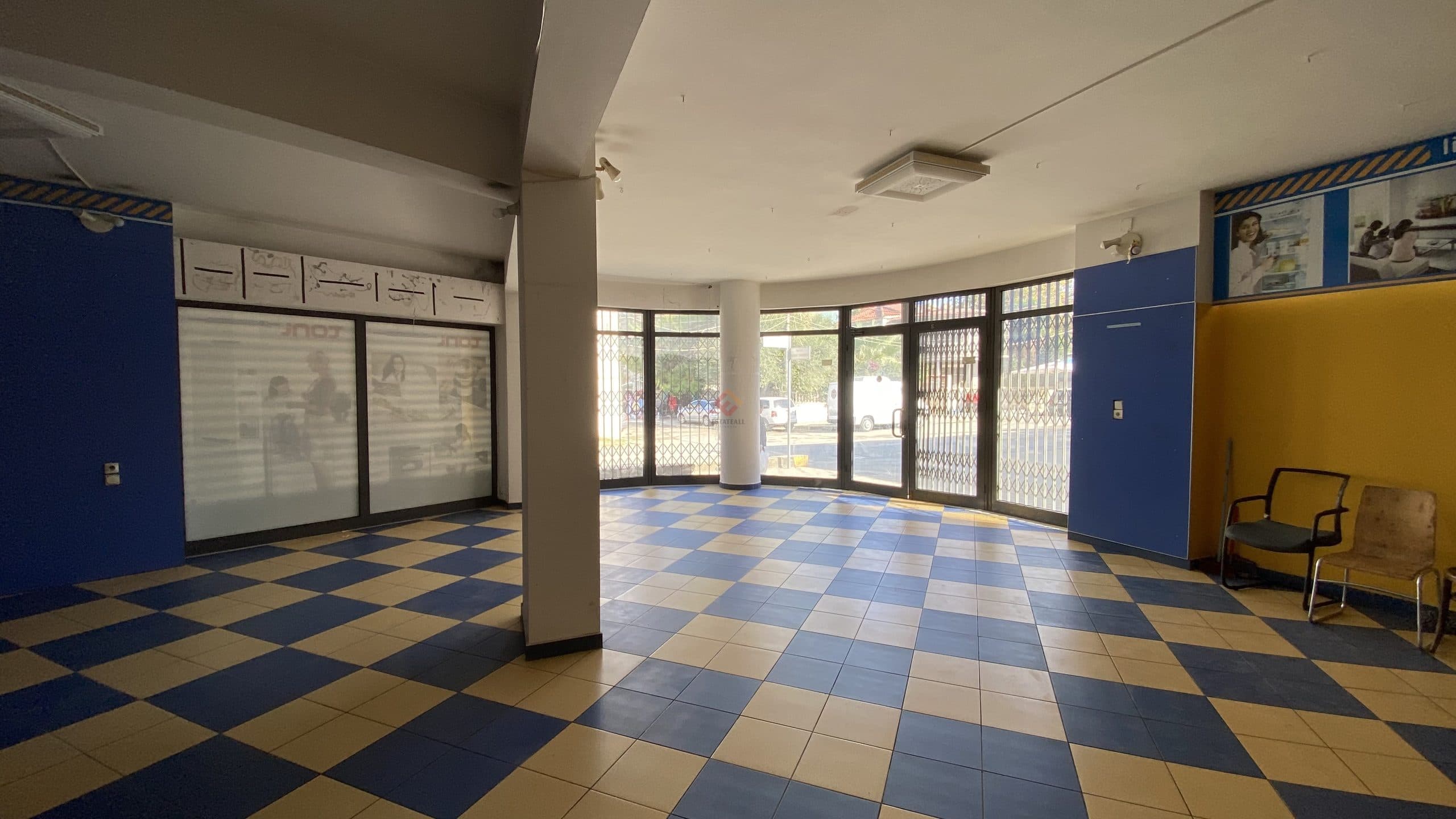 Tregtare, S1582, 888 m², 6 kat 3