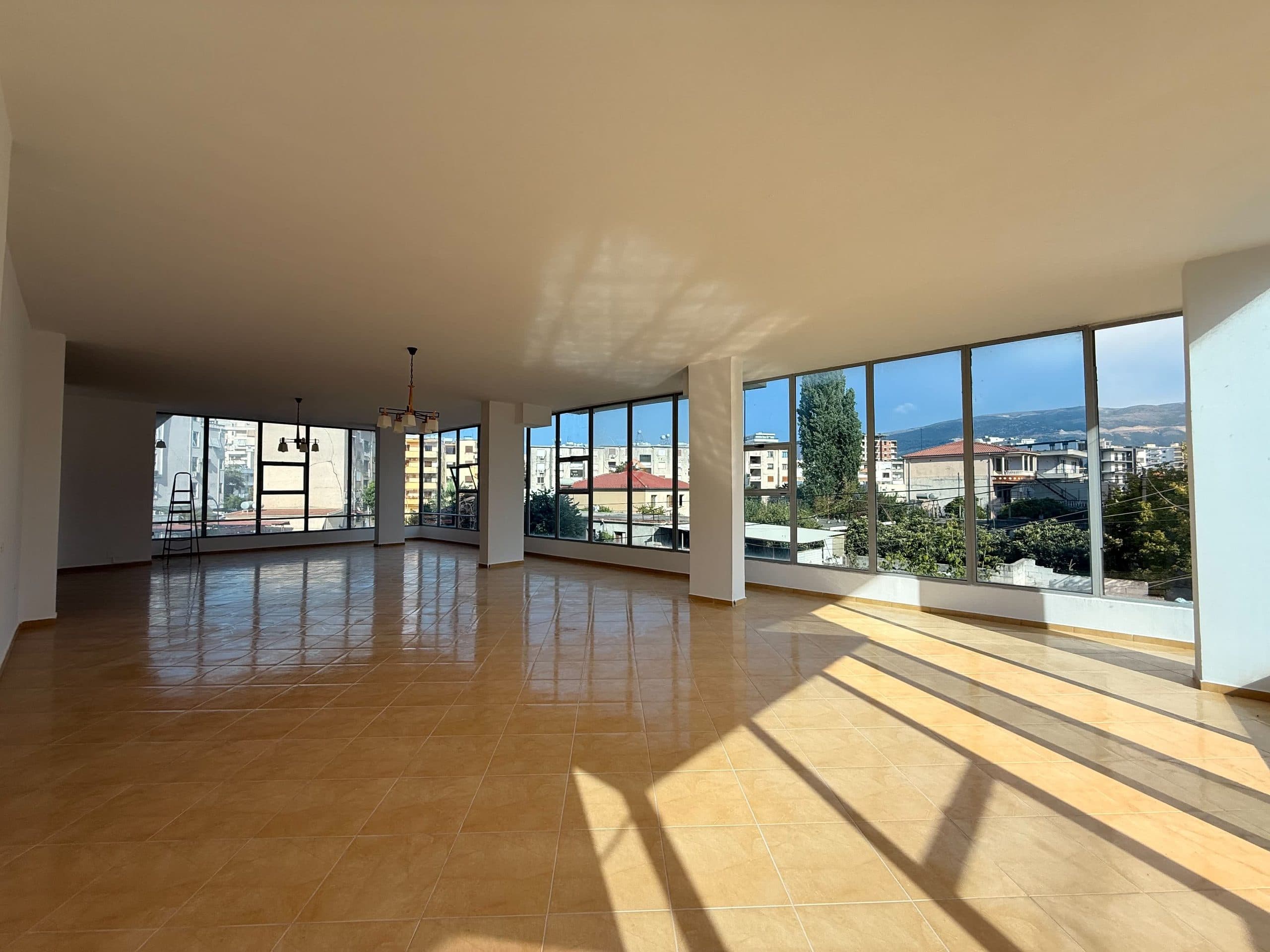 Tregtare, R1451, 165 m² 4