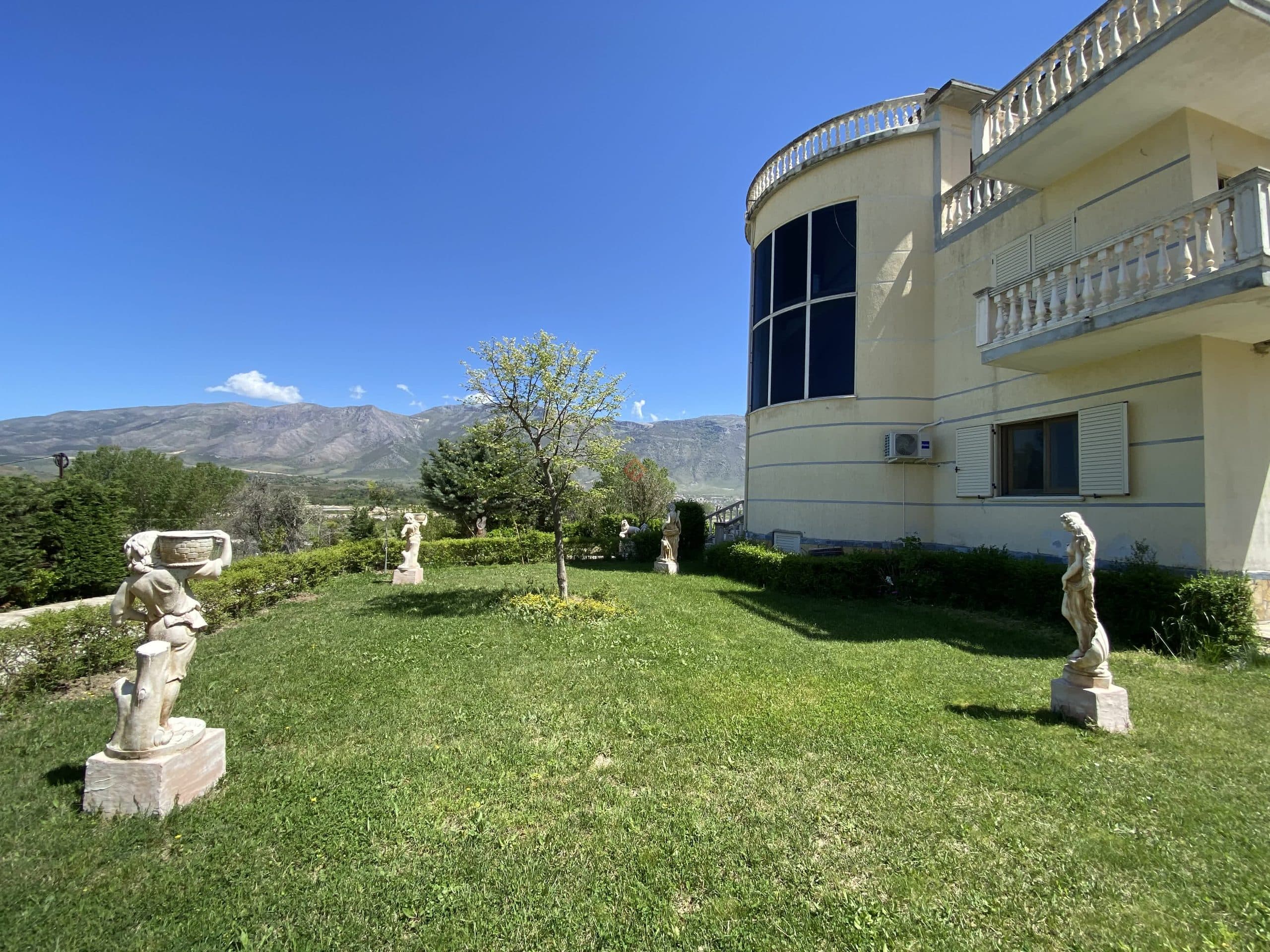 Villa, R1284, 500 m², 3 kat