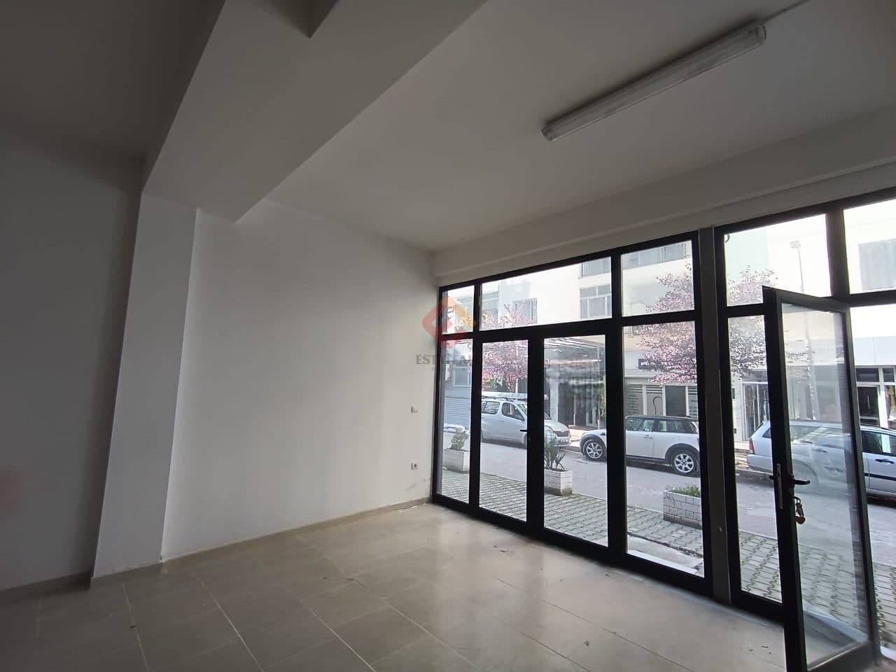Tregtare, S1606, 245 m².