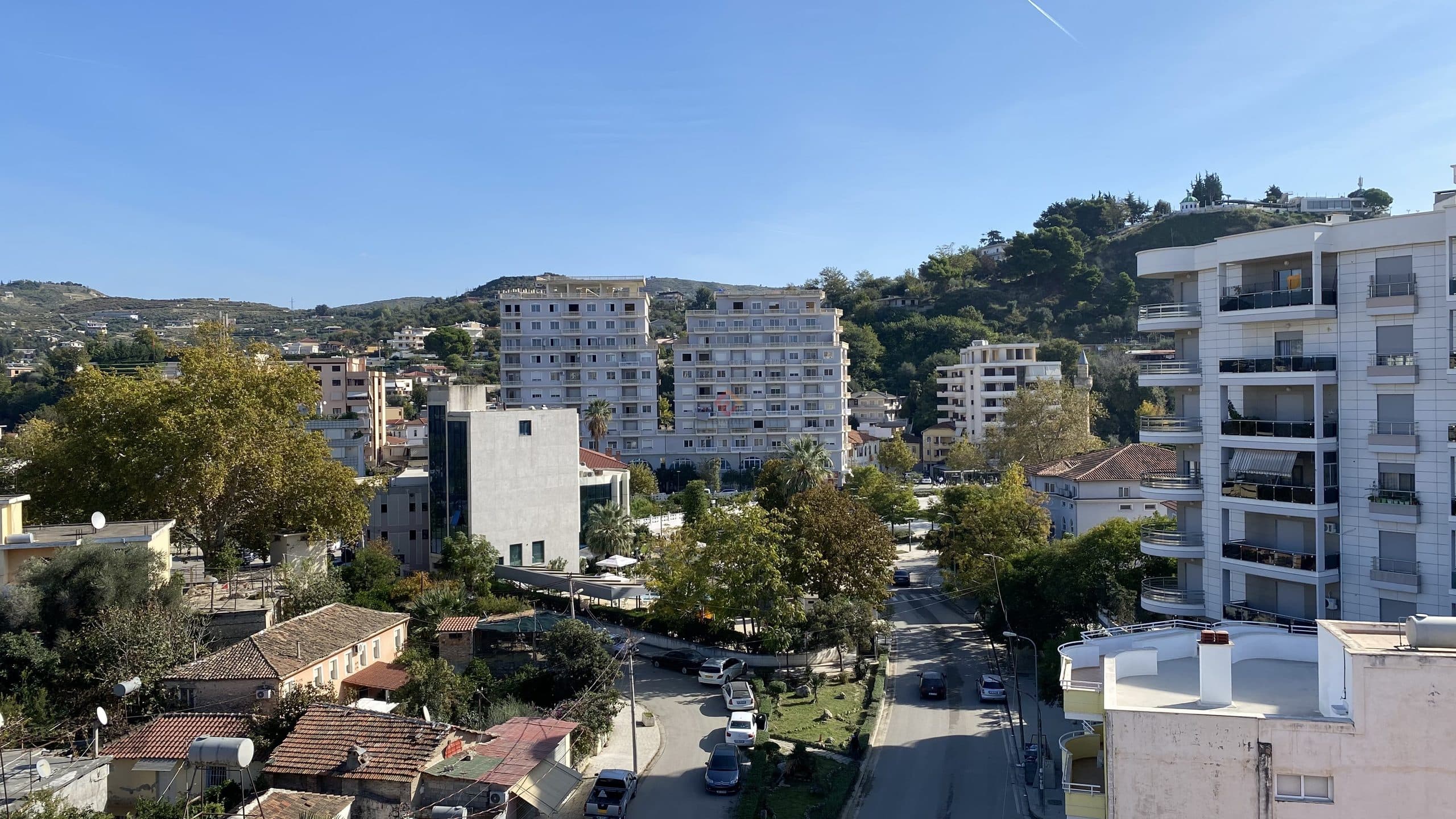 Tregtare, S1582, 888 m², 6 kat 2