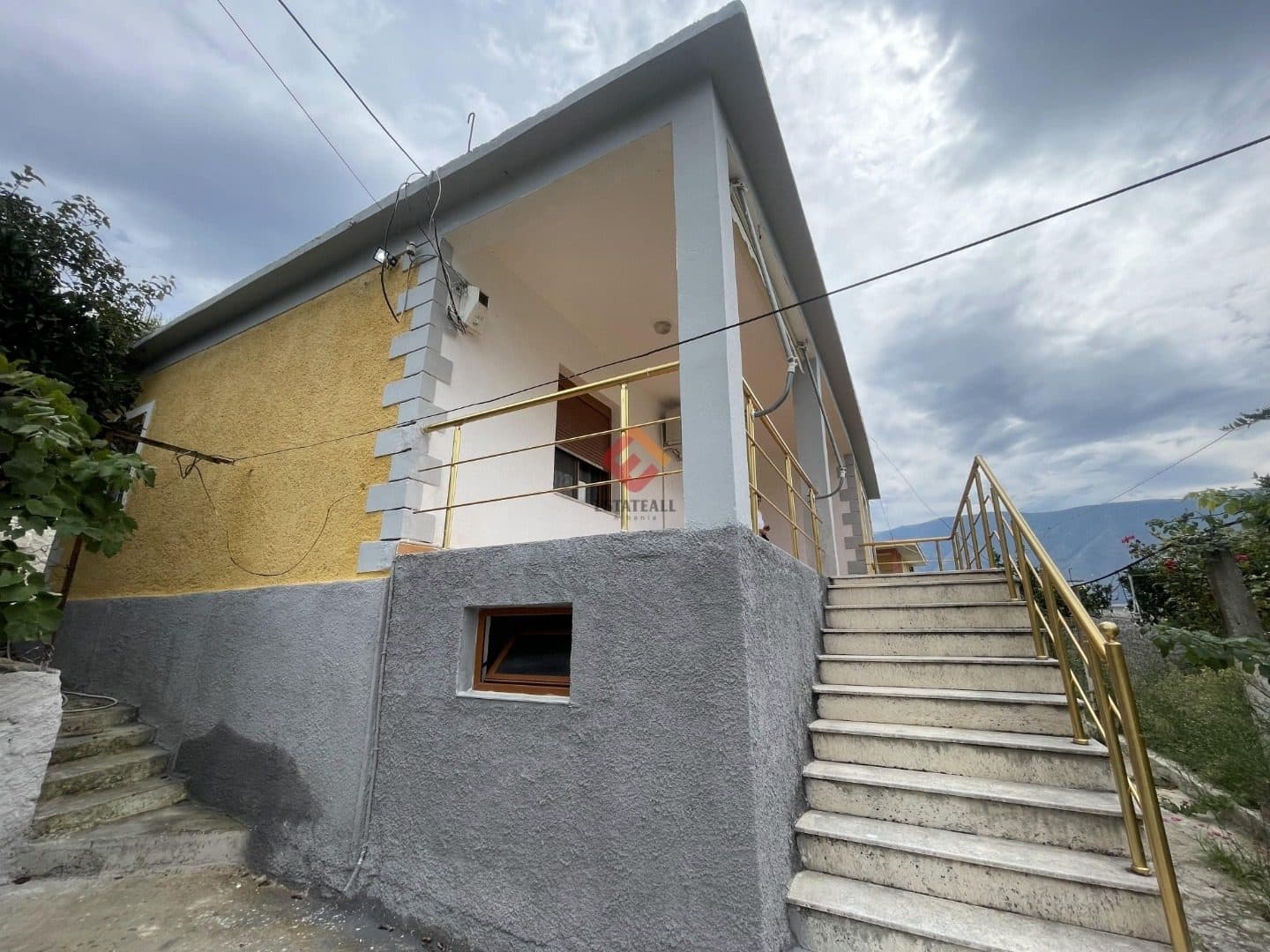 Vila, R1245, 100 m², 1 kat