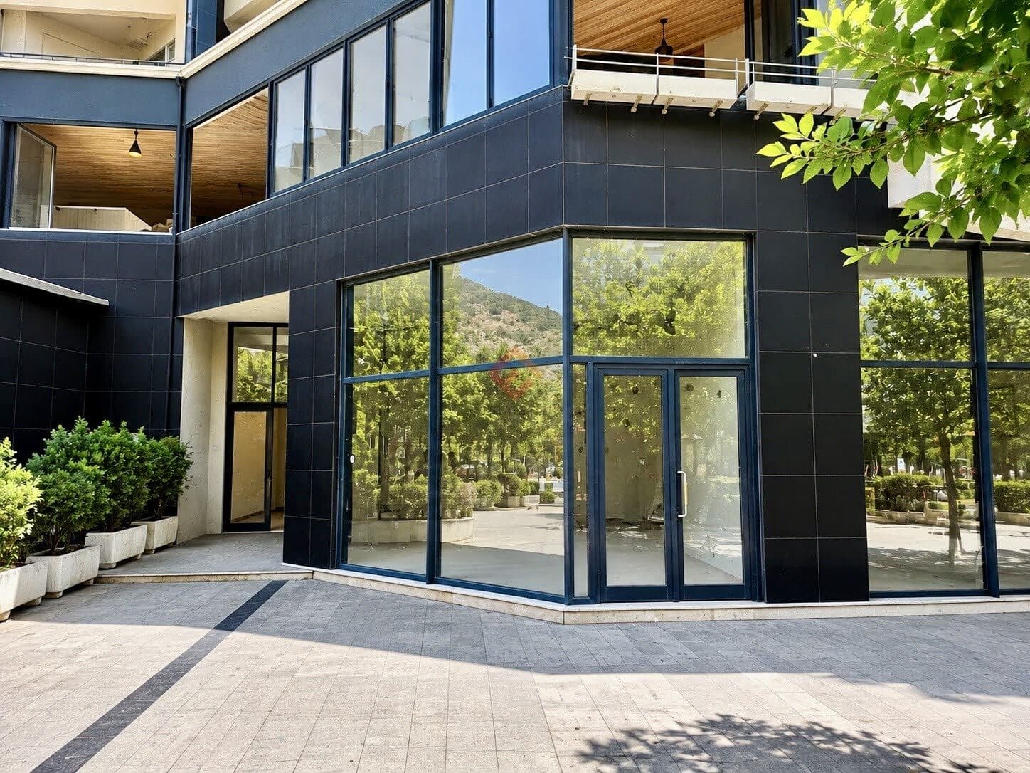 Tregtare, S1850, 76 m², 1 kat 2