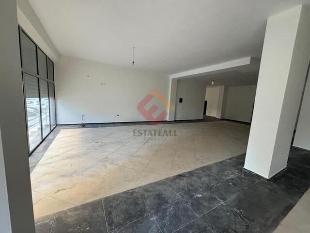 Tregtare, R1232, 470 m², 3 kat 2