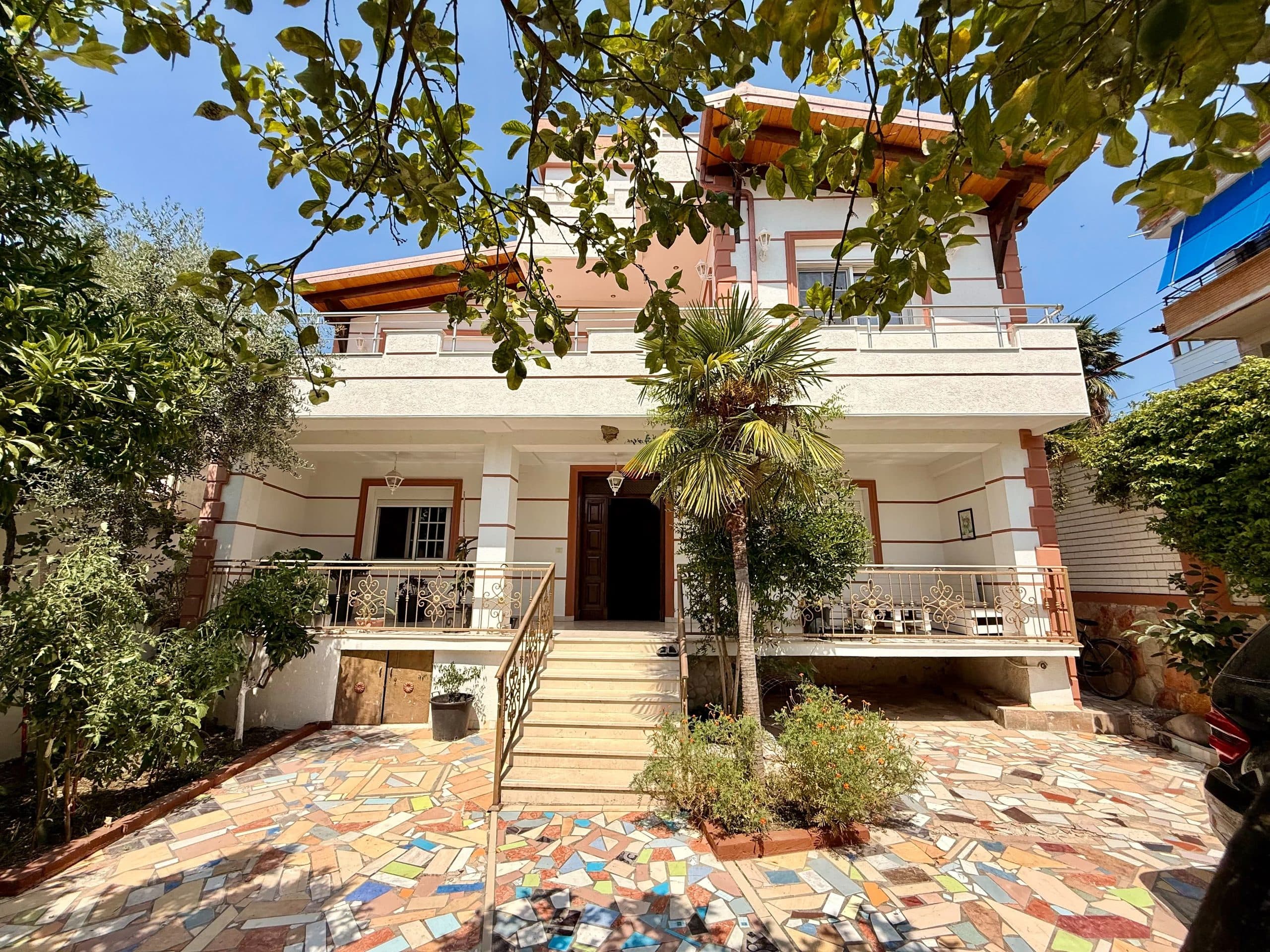 Villa, S1842, 307 m², 3 kat