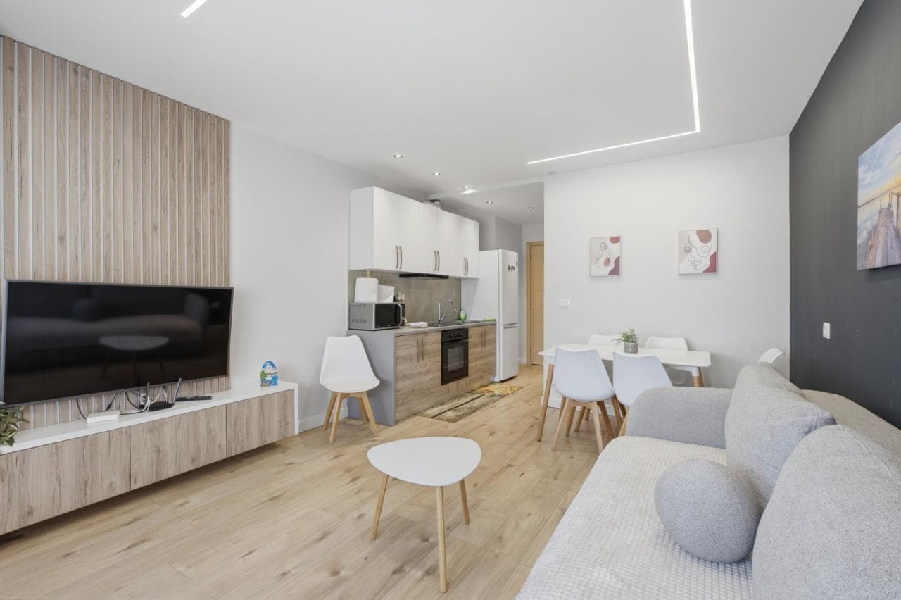 🏡 Apartament me Qira – Rruga e Portit, Durrës 4
